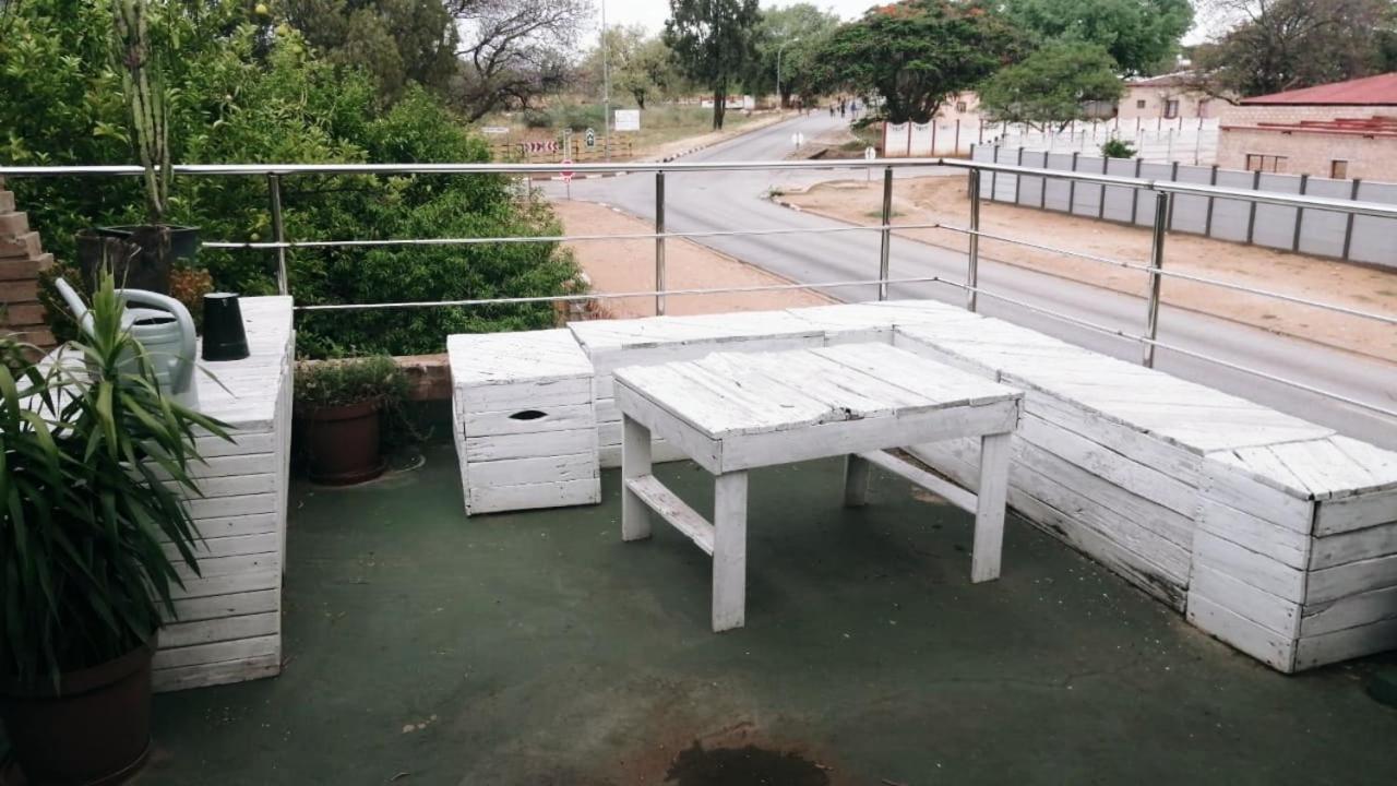 Tsumeb Backpackers&Safari Vandrarhem Exteriör bild
