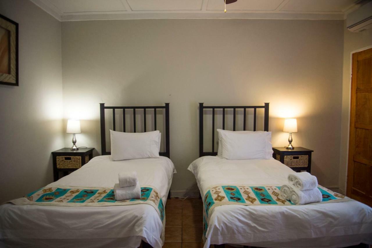 Tsumeb Backpackers&Safari Vandrarhem Exteriör bild